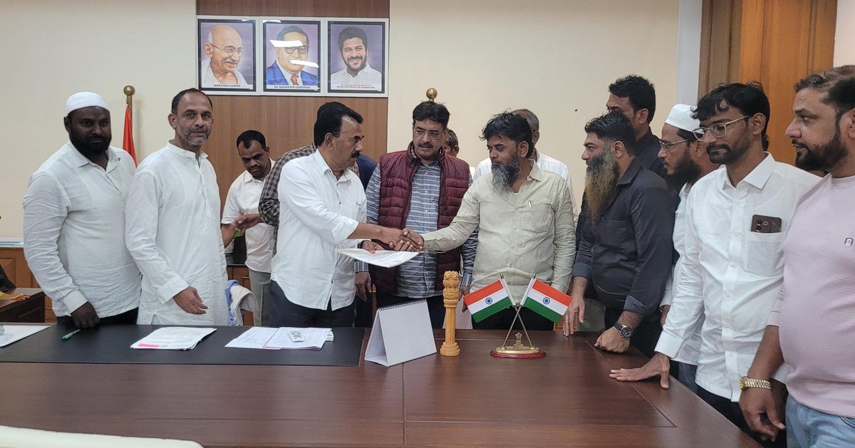 ArfaBahresh's tweet photo. @aimim_national President Hon'ble MP Barrister @asadowaisi Sahab ki Hidayath par

Malakpet MLA #Nizamabad In-charge @balala_ahmed sahab ne #HyderabadSecretariat pahunch kar Nizamabad In-charge Minister @jupallyk_rao sahab se @aimimnizamabad Team ke sath ki mulaqat.
(1/2) https://t.co/cIA4vIxDWW