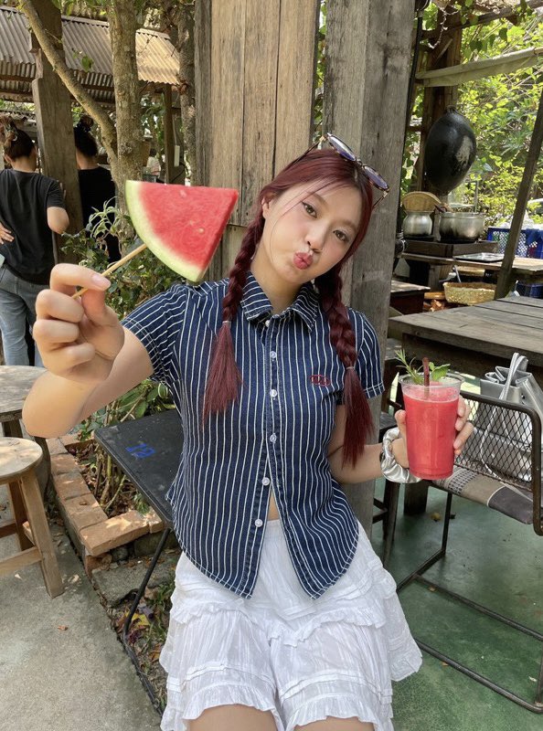 Meetangkubb's tweet photo. 🪡🧵 POLA MEET ME JEANS เสื้อเชิ๊ตยีนส์แขนสั้น ทรงสวยมาก ลายทางใส่แล้วผอมต้องมีค่า ✨🎀

พิกัด : https://t.co/SgiDdIvLLs

#เสื้อผ้าผู้หญิง #แฟชั่น #ยีนส์ #ช้อปแฟชั่นที่ช้อปปี้ #ช้อปปี้ป้ายยา #shopee #สืบสันดาน #Butterbear https://t.co/H0h5TjCZKD