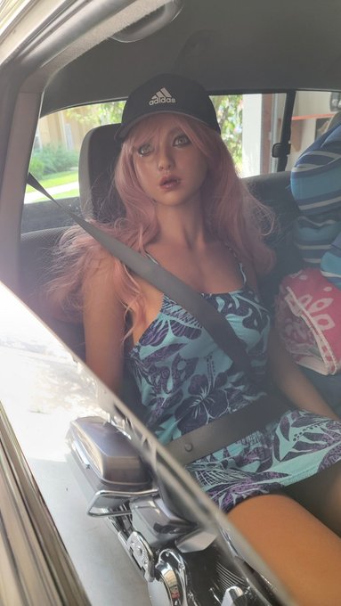 Illeen is pretty excited for her 1st beach experience ⛱️  @Realladydoll https://t.co/3pqB9NkNS4<a href="/tag/lovedoll"class="tags"><span>#lovedoll</span></a>