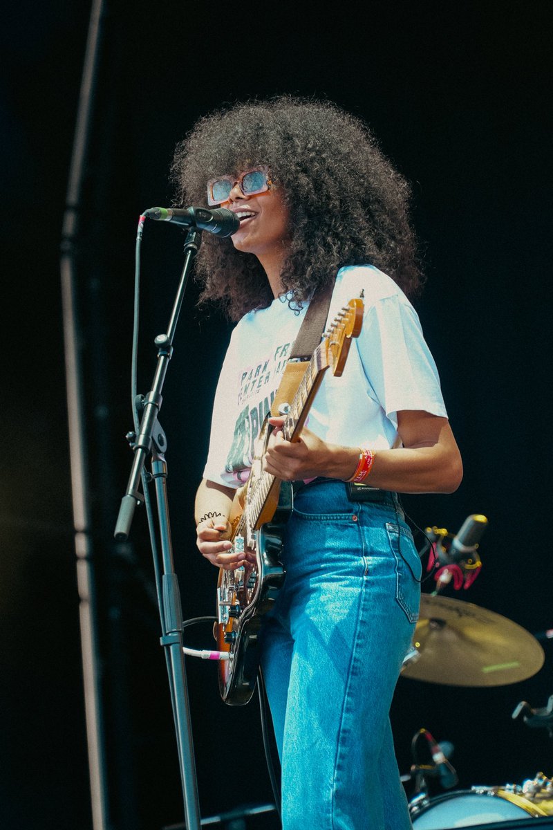 Lovely gig in the sunshine yesterday 🌞

To any of my scouser pals, keep your eyes on the socials over the next few days. Got a lovely announcement coming realll soon 💛