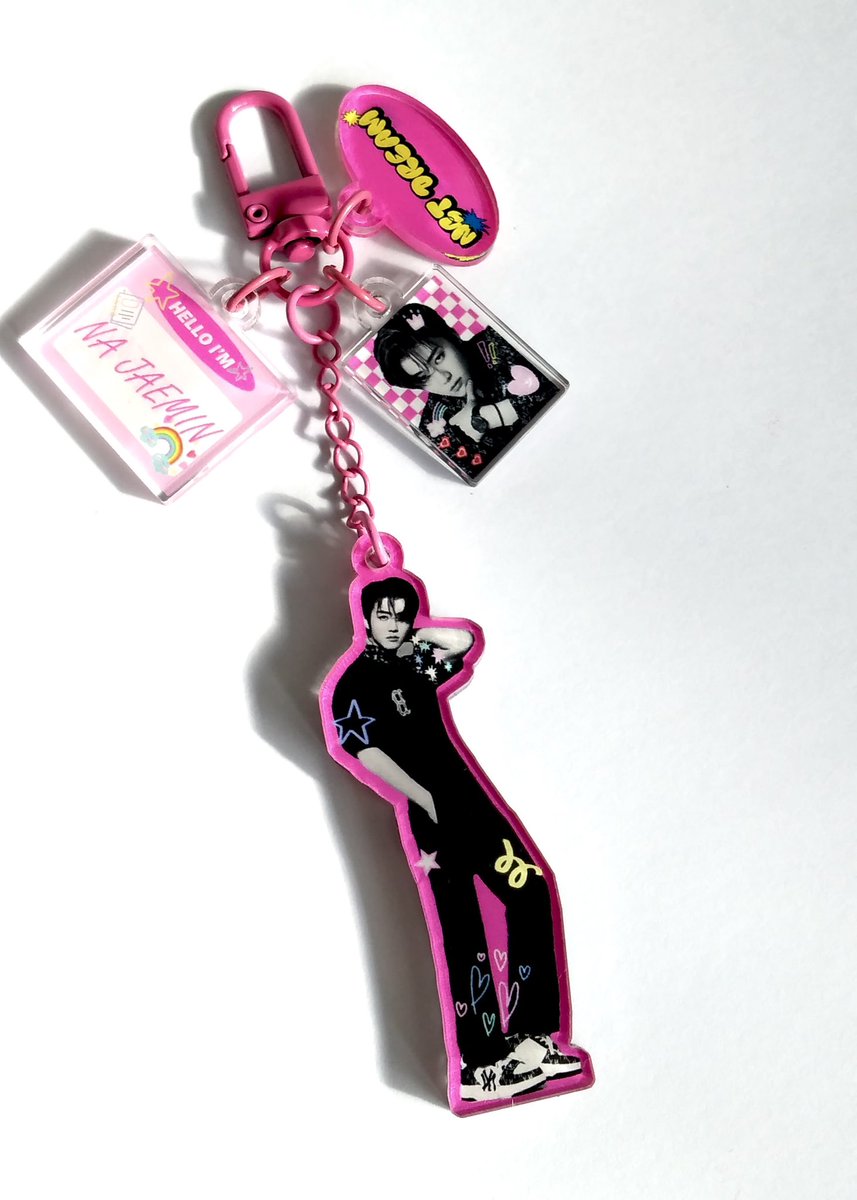 Fall in love all over again with the 'Crush on You' keychain! 🔑🎀 now with customizable options! 🫶🏻