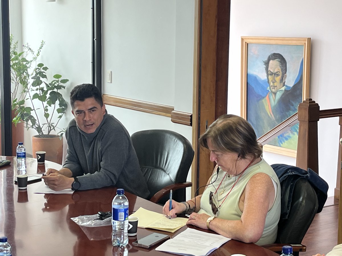 In Bogota, as part of JFC's support for the 2016 peace deal, our delegates met with @comunescol party officials, inc <a href="/RodrigoGCOMUNES/">Rodrigo Granda Escobar</a>, <a href="/AlbanComunes/">Luis Alberto Albán Urbano</a>, Luz Marina Giraldo + <a href="/DiegoTovarHenao/">Federico Montes</a>.

Amid ongoing concerns for peace, international backing for the agreement remains vital.