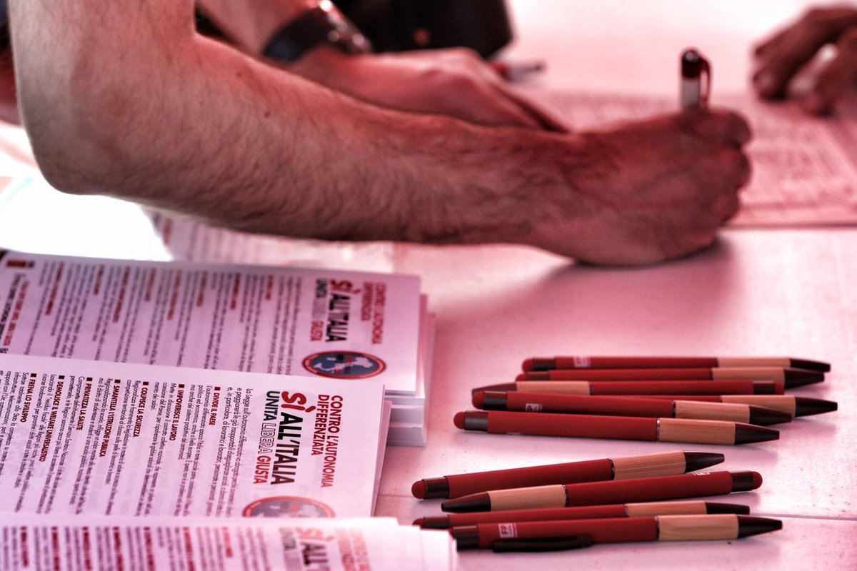 cgilnazionale's tweet photo. Al via campagna referendaria contro l’#Autonomiadifferenziata. #MaurizioLandini a Roma, davanti all’ospedale San Filippo Neri: “Vogliamo abrogare questa legge, il Paese non ne ha bisogno. Abbiamo bisogno di unire il Paese, e che i diritti siano garantiti a tutti” https://t.co/78QrqbLMPO