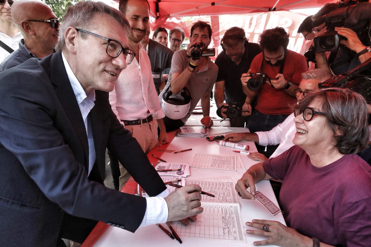 cgilnazionale's tweet photo. Al via campagna referendaria contro l’#Autonomiadifferenziata. #MaurizioLandini a Roma, davanti all’ospedale San Filippo Neri: “Vogliamo abrogare questa legge, il Paese non ne ha bisogno. Abbiamo bisogno di unire il Paese, e che i diritti siano garantiti a tutti” https://t.co/78QrqbLMPO