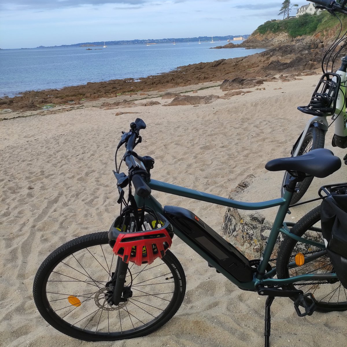 steph_bocquet's tweet image. Hier soir, avec les Rideuz in #Morlaix et #MonAmiLeVAE, échappée à #Carentec en longeant la Baie de Morlaix #Magnifique #BZH