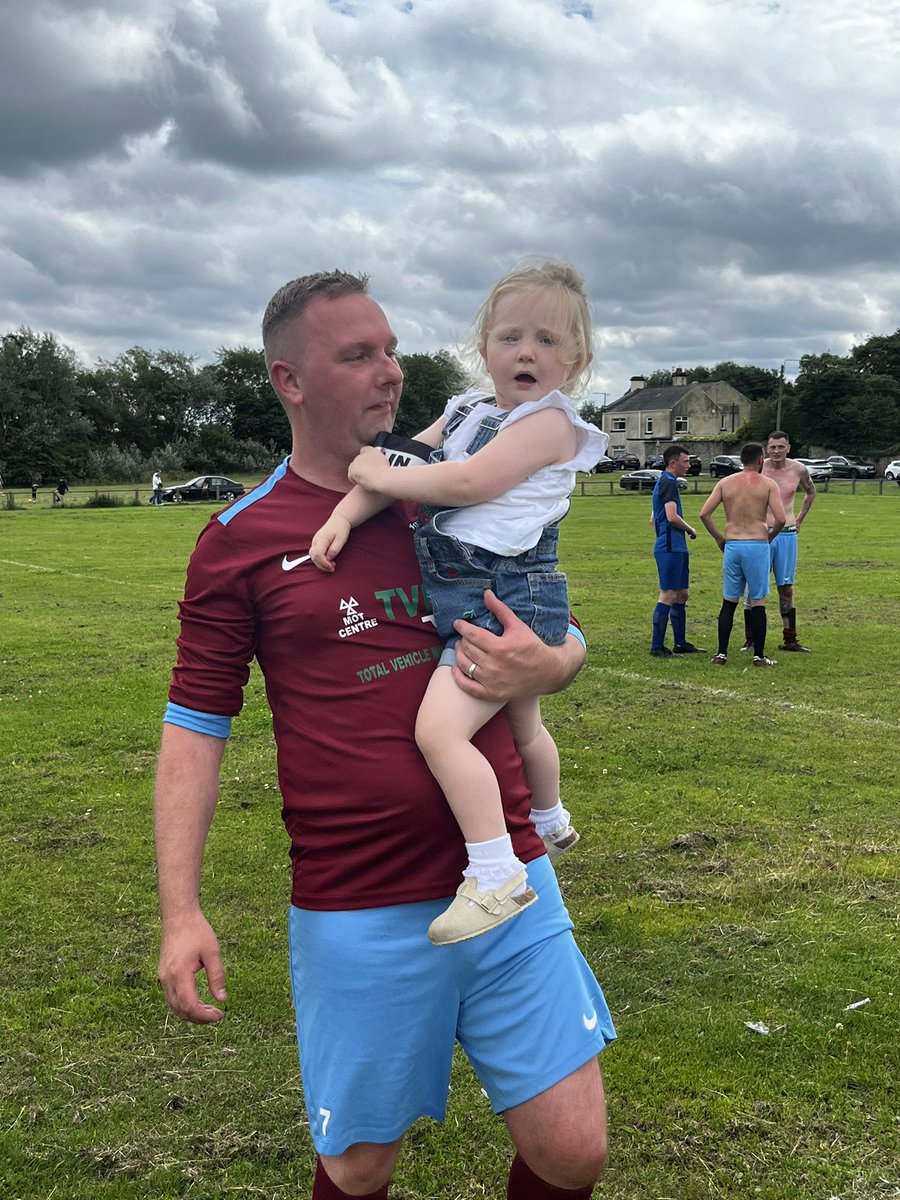 dionne281's tweet photo. Daddy’s number 1 fan watching him play football for charity ❤️🫶🏼@SBone1987 https://t.co/jK26mA6QYq