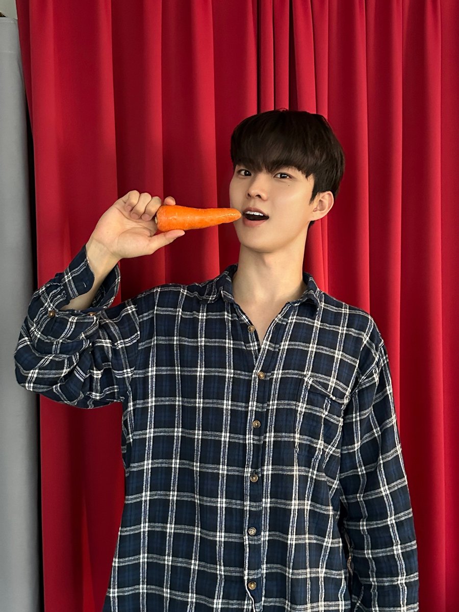 [📸] 큐람쥐의 아삭아삭 야채 먹방 ASMR🤫 들으면서 좋은 밤 보내세요🍀

🔗 youtu.be/_rDcJSz24vw

#THEBOYZ #더보이즈
#Q #큐
#Qㅔ라모르겠다