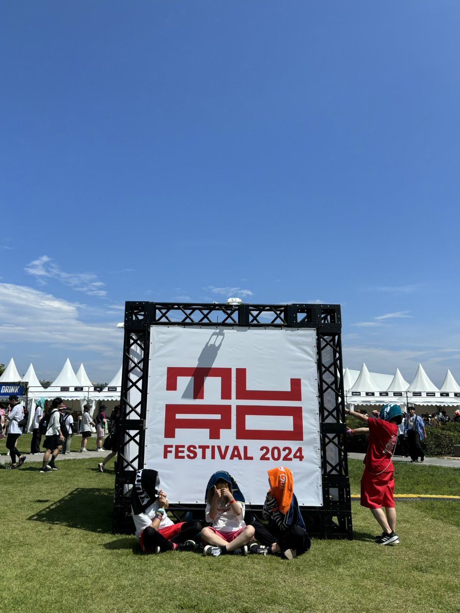 Makoto596857886's tweet image. ムロフェス1日目🎵
連番ありがとう！！！！！！！！！
めっっちゃ暑かったけどたくさん好きなバンド浴びれて最高でしたっっ🥹🥹🥹
あとたくさんFFと会えて幸せっっ
明日も楽しみ！！！！！！！！
リストバンドと共に就寝です💤