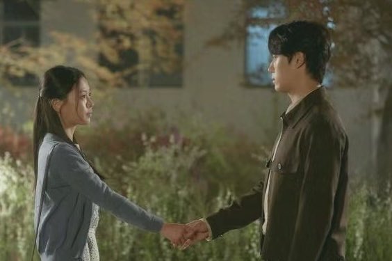 ddeokbxkki's tweet photo. i am very sorry, i really still like them on screen together. 😭 #dominsi got these images from XHS by the way. https://t.co/SV5gSPiFDB