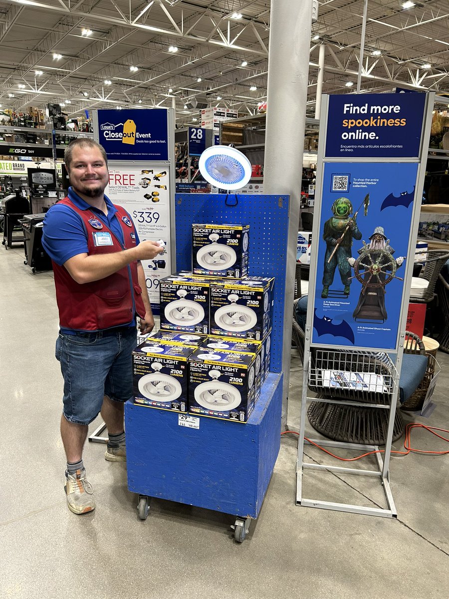 michaellowes616's tweet photo. Stop by the Nitro Lowe’s and check out the Bell and Howell socket air light. Josh will show you all the features! Come get them while they last! @AndyRus15390645 @JBBailey9 @BenitoKomadina @GeorgeC616 https://t.co/eyUtL0J4i4