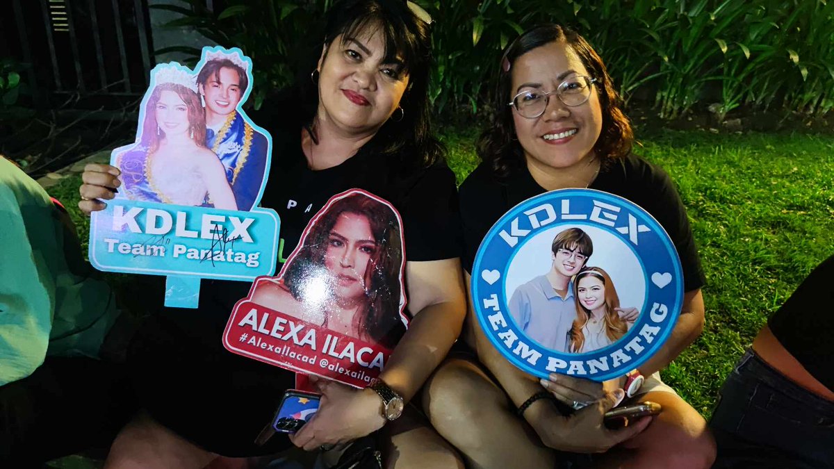 carolina_sunga's tweet photo. Andito na kaming Team Live sa harap ng bahay ni kuya to cheer for you Alexa!
@denne_francisco
@marline_mendoza

ALEXA PBBGENZHOST KICKOFF

#AlexaPBBGen11Host
#AlexaIlacad https://t.co/MjoVJgbbxS