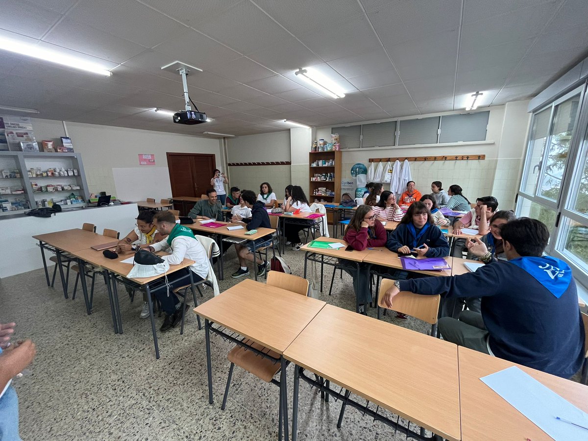 JMV_esp's tweet photo. 👋Comenzamos la Escuela de Catequistas en Marín. Nos acompañan la Consejera General Sor Antonia y las Visitadoras de 🇪🇸  Aprendiendo de María y de Jesús! @HijasCaridadEC @HijasCaridadEN @misionerospaul @HijasCaridadEE @hijascaridadsur ☺️Atentos! Semana grande #JMVVive https://t.co/mgixgjxiD9