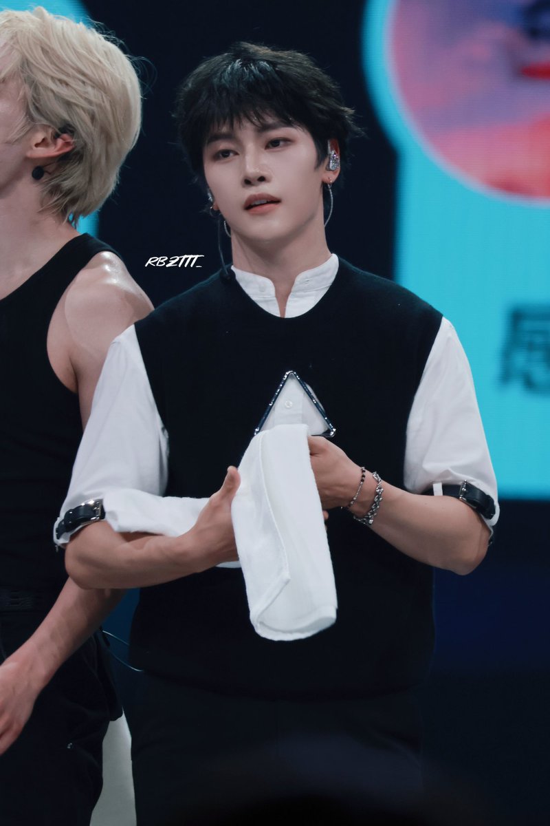 rbzttt_'s tweet photo. ｜240720 TMEA

  👶

 #石马修 #석매튜 #SEOKMATTHEW #ソクマシュー #メテュ #제로베이스원 #ZEROBASEONE https://t.co/JouM2BJh18
