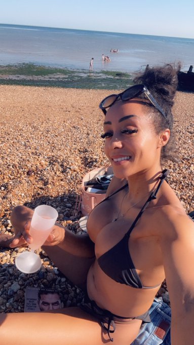 #SummerVibes2024 #Friyay #IslandBabe 🏝️👙🤳🏖️ I hope everyone has a beautiful weekend! 🥰😘☺️ https://t.<a href="/tag/summervibes2024"class="tags">#SummerVibes2024</a><a href="/tag/friyay"class="tags">#Friyay</a><a href="/tag/islandbabe"class="tags">#IslandBabe</a>