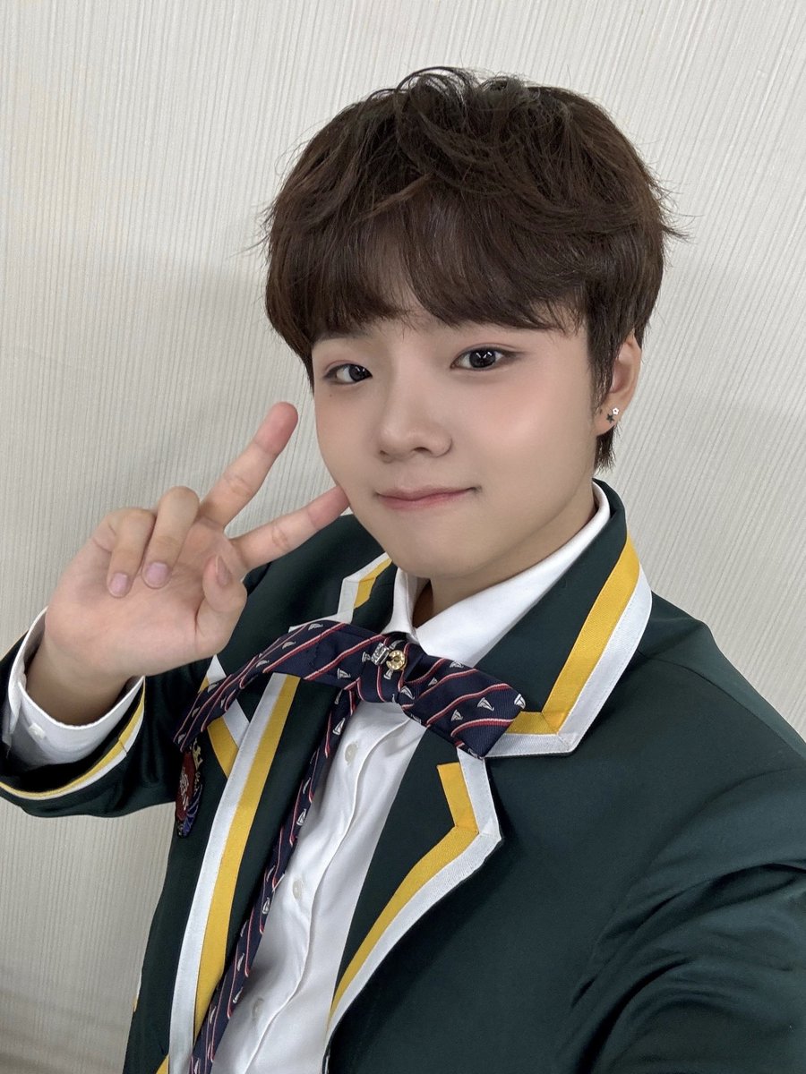 thewind_twt's tweet photo. [#안찬원] KCON JAPAN 2024 2~3일차 비하인드의 비하인드 찬원이🖤🤍💚💛 https://t.co/C8H46p9sFT