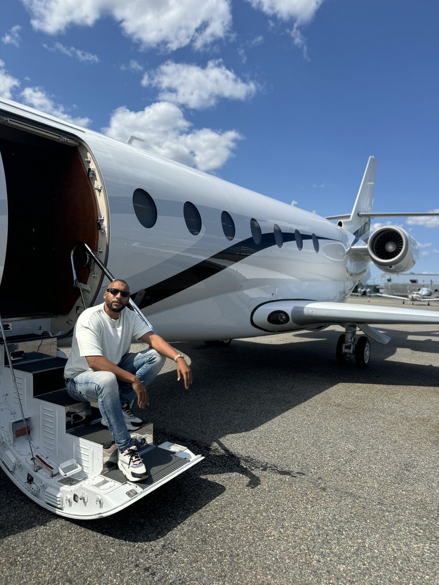 hayoner's tweet photo. Brb… ✌🏾 ✈️ https://t.co/dR8u6J5lH1