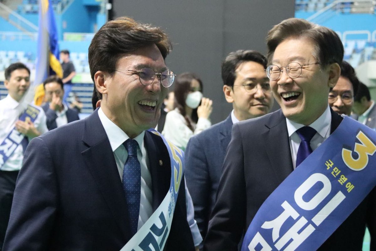 이제 강원으로 넘어가겠습니다. 제주와 인천의 서남해의 바람을 강원과 대구, 경북의 동쪽으로 끌고 가겠습니다

대통령 이재명이 
민생과 민주주의를 위한 최고의 선택이라면
최고위원 김민석이 그를 위한 최적의 지름길입니다
실수없이 정확하게 누구도 막지못할 대세론의 집권의 길 만들 것 입니다