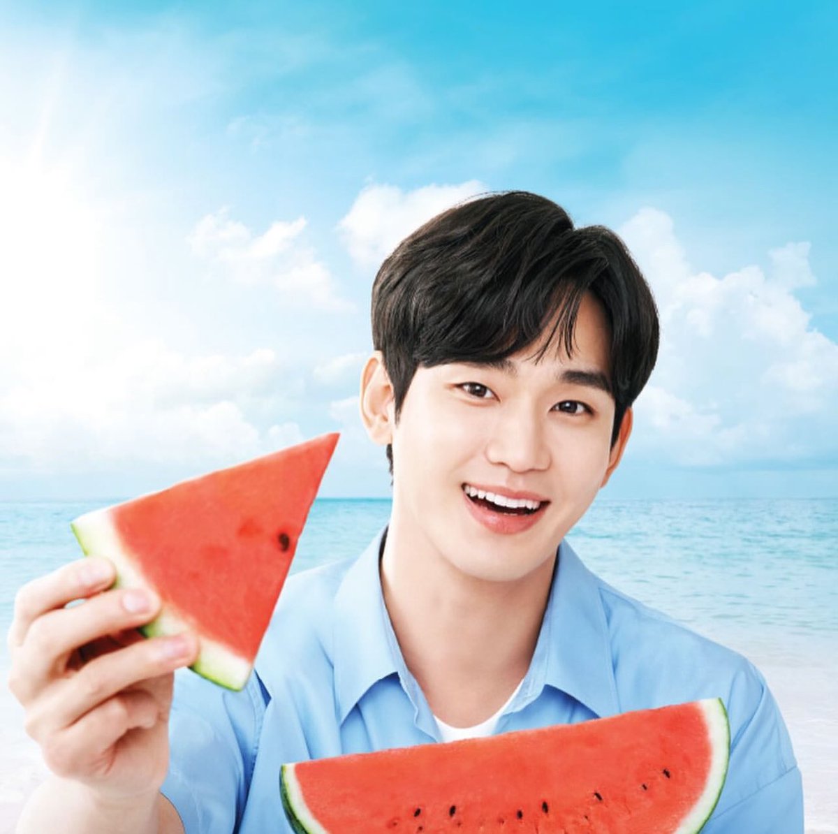 soohyunupdates's tweet photo. [0720] Homeplus Executive Director, Lee Taesin, updated with photos of #KimSoohyun.

He wrote, “Our model, Kim Soohyun, will appear in a TV commercial starting next week!” https://t.co/oJLaE1ukdh