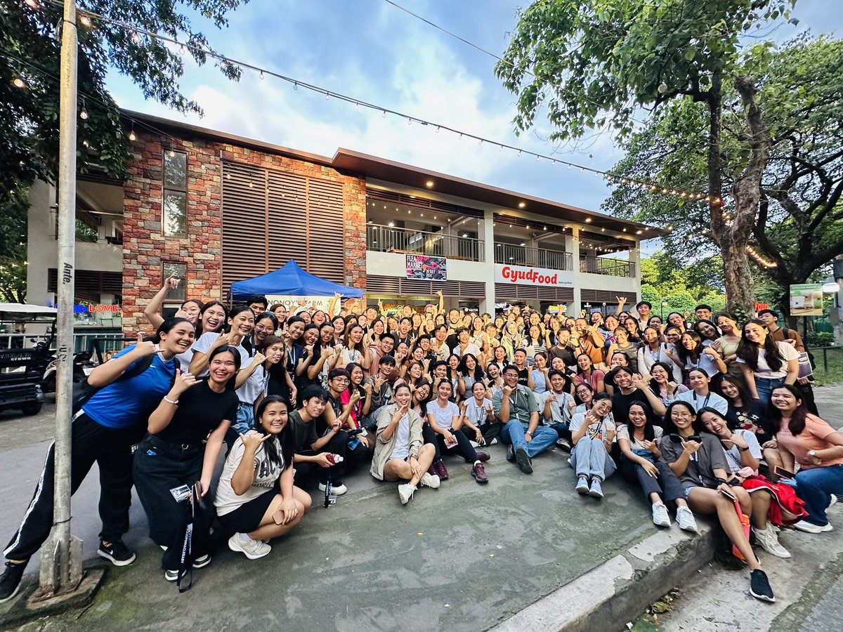 sirbradpinnacle's tweet photo. Walking and dinner date with Pinnacle babies https://t.co/uhp4ta19pl