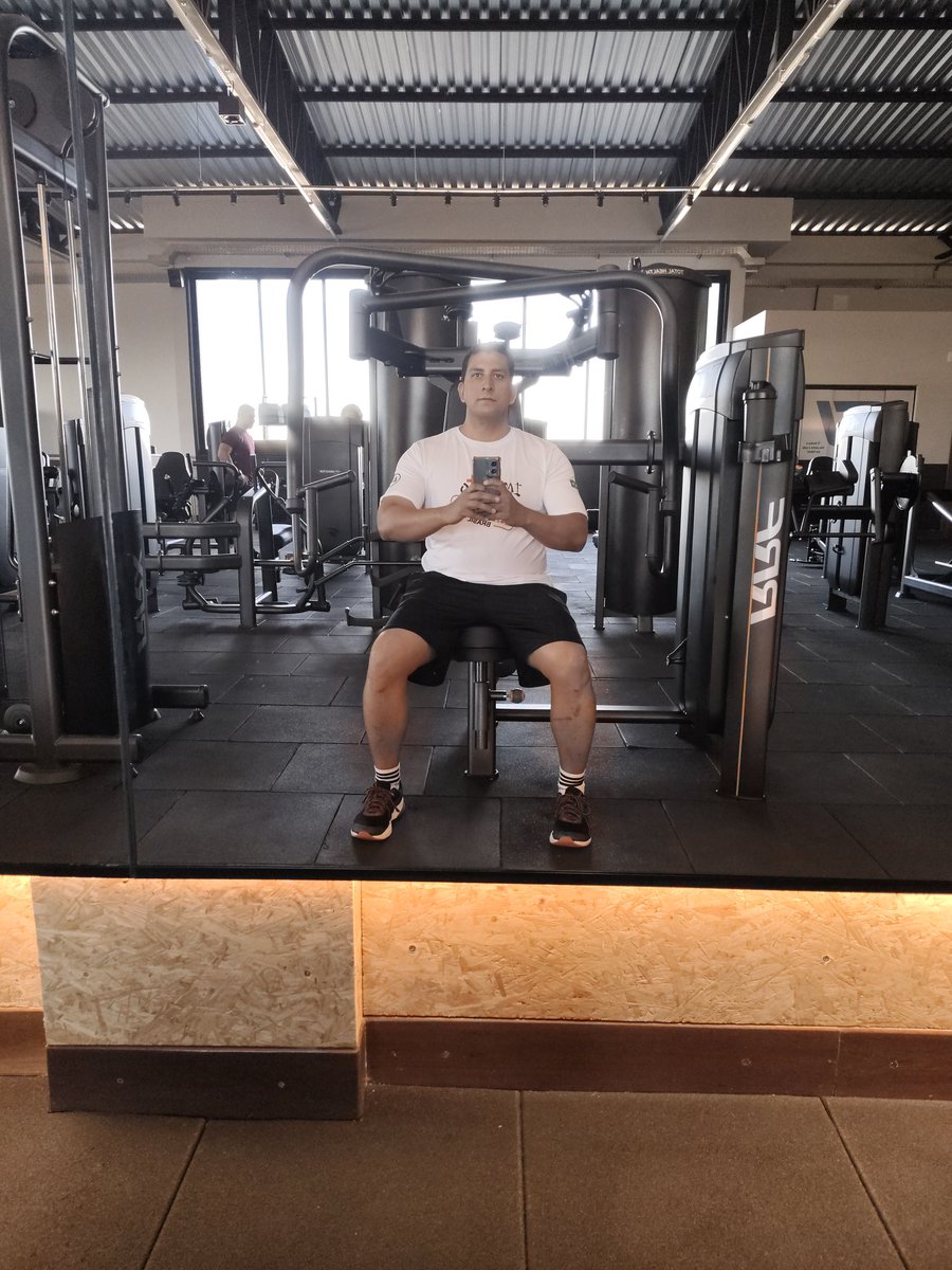 Matheus_andre_1's tweet photo. Treino hoje pra finalizar a semana
#boora
#pracima
#musculação
#gym https://t.co/iylZTAbcX8