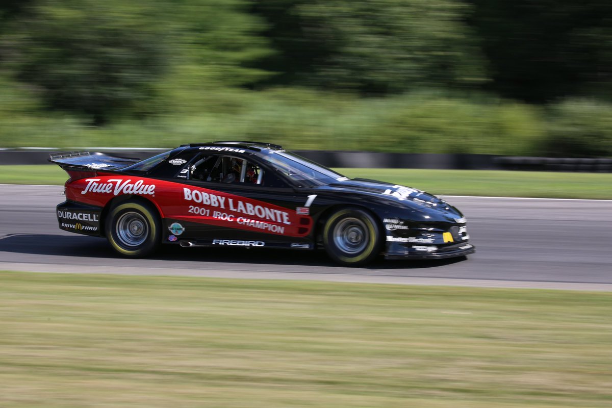 irocofficial's tweet photo. @Bobby_Labonte was looking good yesterday at @limerockpark π₯
#IROC #InternationalRaceofChampions #BobbyLabonte https://t.co/KVp5yfLwFA
