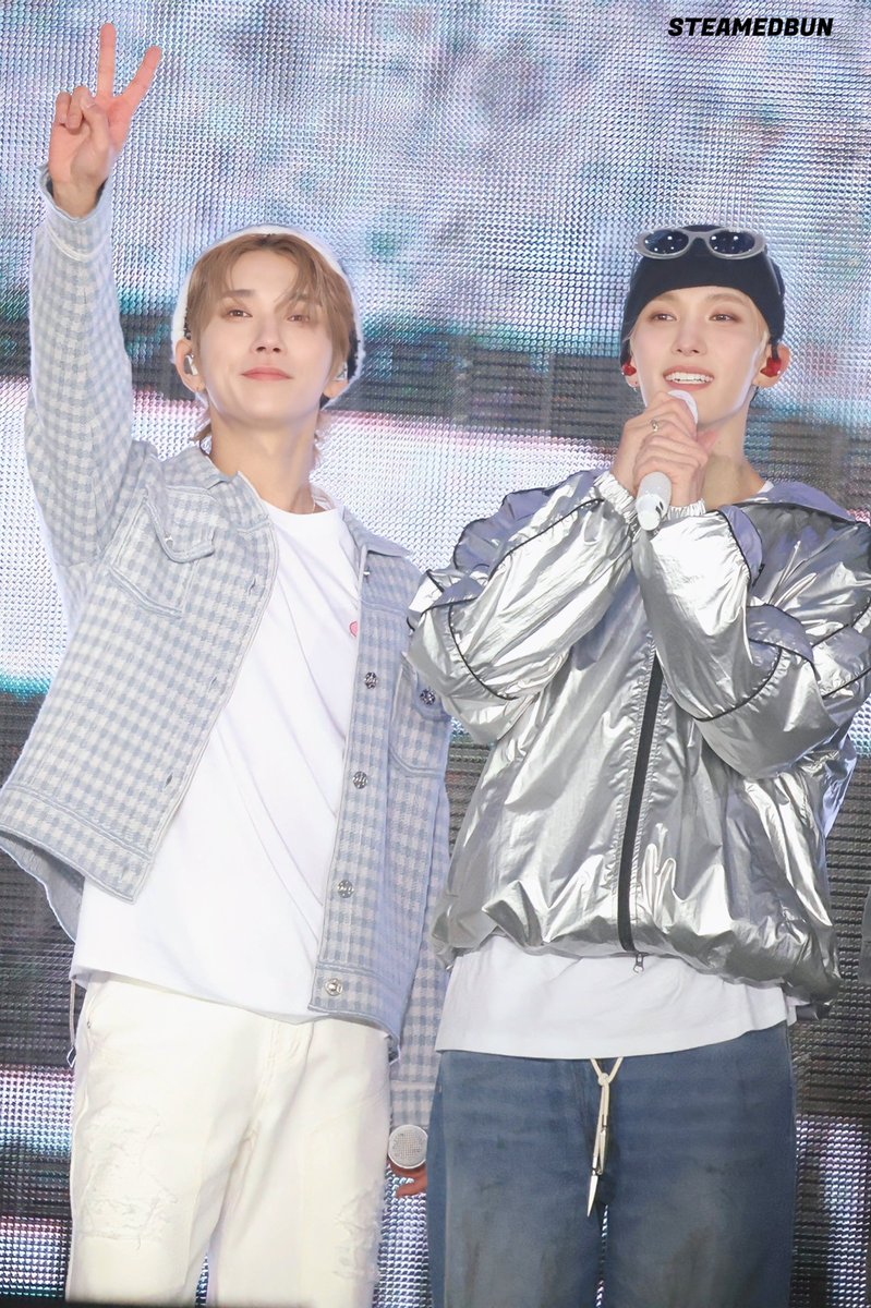 240331 Follow in Inchon D2
😋😋😋

#조슈아 #도겸 #세븐틴
＃Joshua #DK #SeokSoo
#겸슈세트 #겸슈 #Kyeomshu 
🚫去水印、二改，转载请标明出处
Don't cut my logo!!! Reproduced Please indicate the source！Don't Re-editing