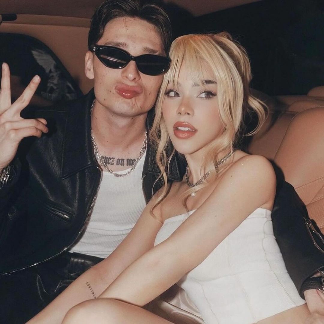 tuitsdekim's tweet photo. “TOMMY &amp; PAMELA” de Peso Pluma y Kenia OS obtiene un NUEVO PEAK en el top 50 de Spotify México en la posición 9 (+11) con 741,310 streams.

Ohhh PADRES MEXICANOS! 🇲🇽🇲🇽🇲🇽 https://t.co/jA6ZtY57CE