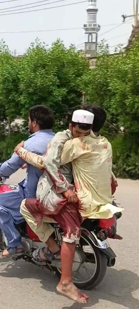 abdulrahmanpp22's tweet photo. Blood of innocent Pashtuns flowed again as #PakArmy opened indiscriminate fire on a peace gathering of thousands in #Bannu.

The #Pakistan state is deliberately normalizing violence against peaceful #Baloch and #Pashtun communities. 1/2

@a_siab @SangatChe
@pashtunistan041 https://t.co/shWesSBrKc