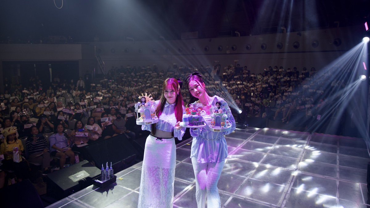 GMMTV's tweet photo. Nagustuhan niyo ba ang aming show ngayong araw? 😊 Maraming salamat sa pagpunta! Sobrang na-touch kami talaga! 🥰 Kita-kits sa susunod!! 🤘🩷💚 
#MilkLove1stFMInManila

Do you guys love our show today? 😊 Thank you so much for coming to see us! We’re so touched! 🥰 See you all next time!! 🤟🏻🩷💚

ชอบโชว์ของเราสองคนวันนี้มั้ยยยย 😊 ขอบคุณทุกๆ คนที่มาหากันในวันนี้นะคะ ใจฟูสุดๆ 🥰 โอกาสหน้าเจอกันใหม่นะทุกคน 🤟🏻🩷💚

#GMMTV