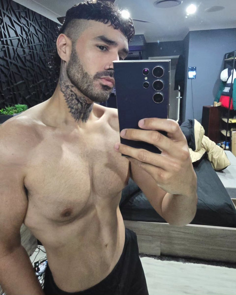 LFaltx's tweet photo. Trimmed? https://t.co/aTaTy66aAY