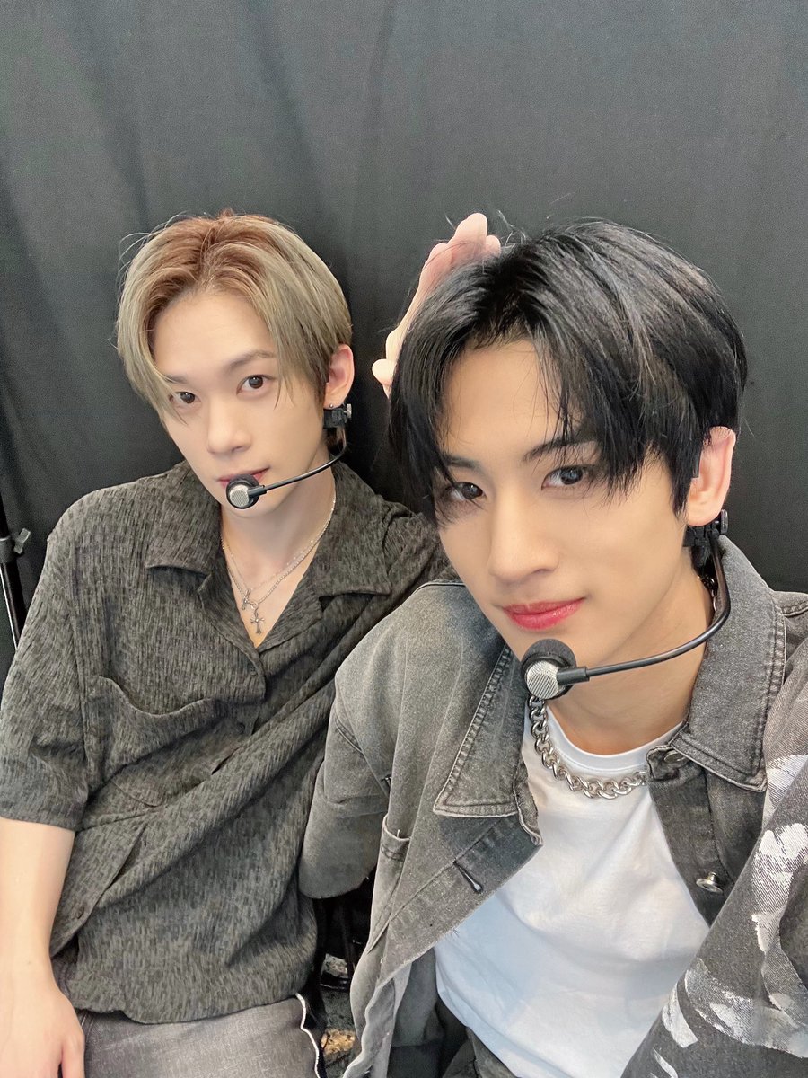 [📢]
YOUNITE 6TH EP [ANOTHER] 
プロモーションイベント🖤🤍

2ショット撮影会&amp;全員撮影会
明日のポーズ📸
①ハートインポーズ
②チューポーズ
③よしよしポーズ

3つの中からお選びください(〃ω〃)

<a href="/YOUNITE_offcl/">YOUNITE</a>
#YOUNITE #유나이트 #ユナイト
#ANOTHER #GEEKIN #Why_you_GEEKIN 
#BRANDNEWMUSIC
