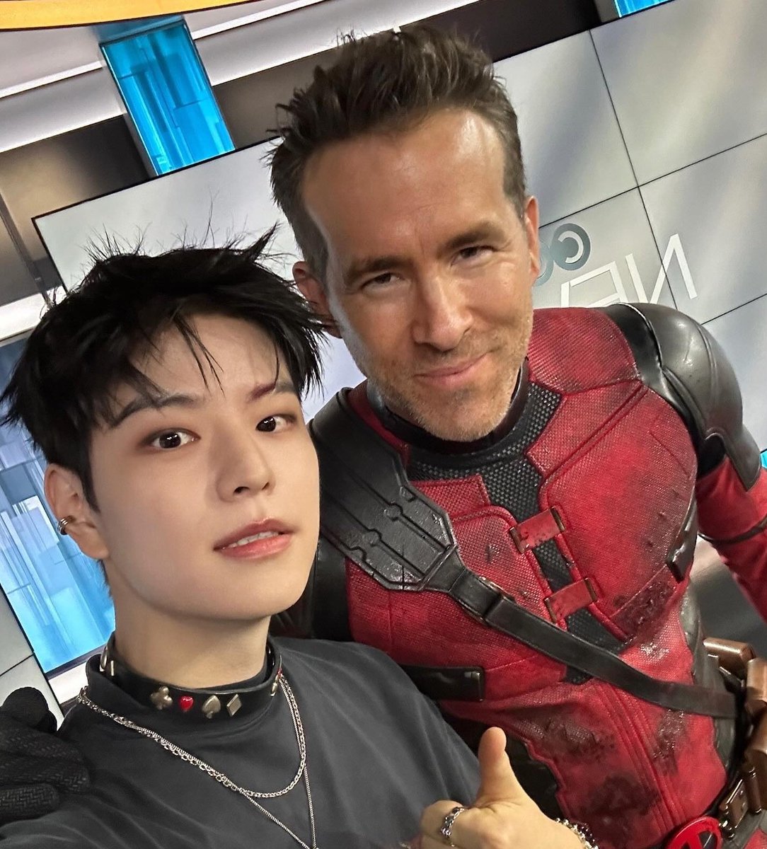 minunivers's tweet image. SEUNGMIN WITH RYAN REYNOLDS