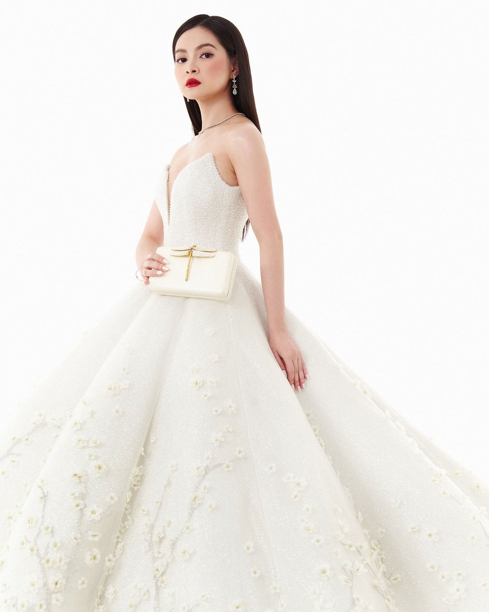 BarbieNatics's tweet photo. Barbie Forteza, embodying the throne of Primetime Princess in this Mak Tumang creation.

#BarbieForteza
#GMAGala2024 https://t.co/OQ6kjxsHRY