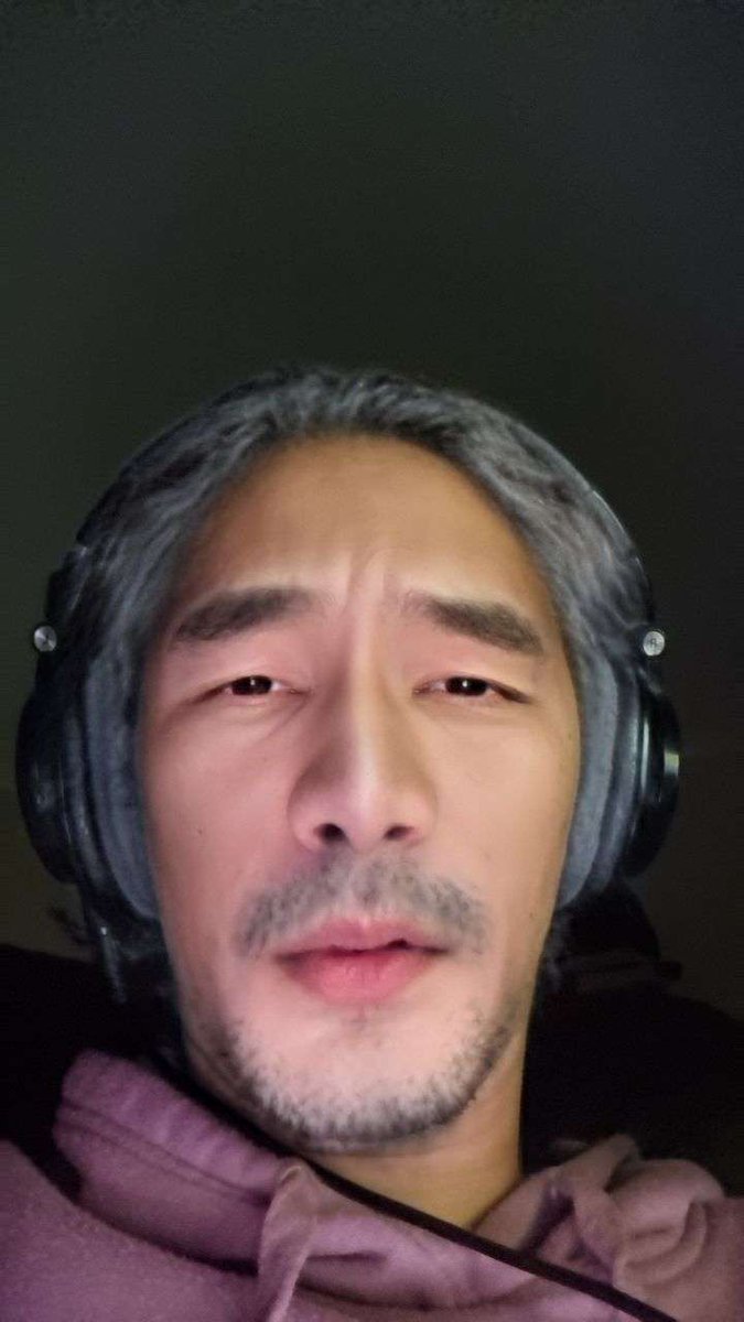 LegsGang's tweet photo. HAPPY BIRTHDAY TO THE TALLEST MEMBER OF LEGS GANG HE IS A WHOPPING 8 FOOT LYING DOWN WOOHOO @GamesJustCause TODAY WAS YOUR LEVEL UP DAY YOU ARE NOW LEVEL 45 https://t.co/BojgGpoS9O
