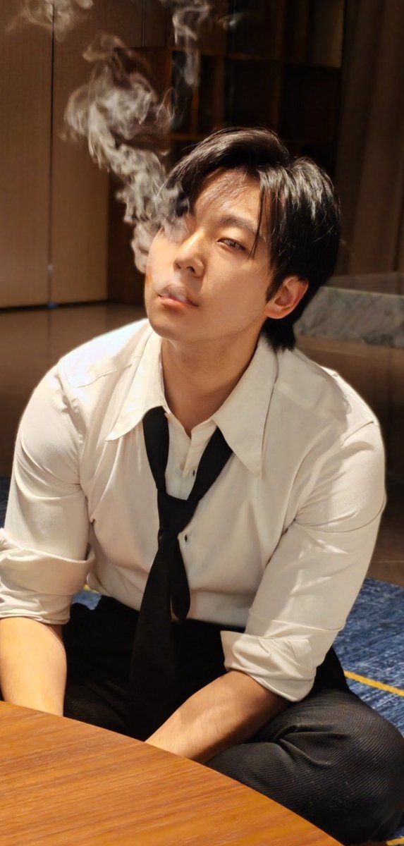 katharsis_FS's tweet photo. 미친…
내가 중국 배우한테 빠지다니
이름도 견자기야 
그냥 내 자기해줬으면… 개도랏네 진짜.. https://t.co/O4NMzd98LW