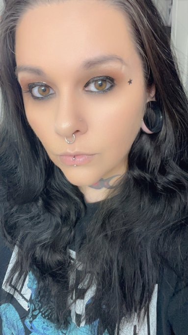 I am ready for the day... I think https://t.co/BbPqQEKn3U