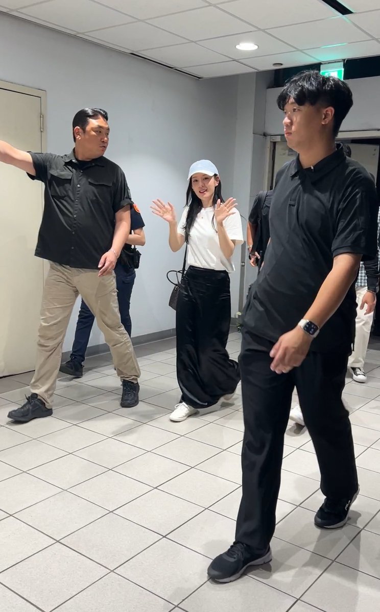 sstt40169's tweet photo. 帶羽生粉追星💕 https://t.co/ZQUYdJ8ouA