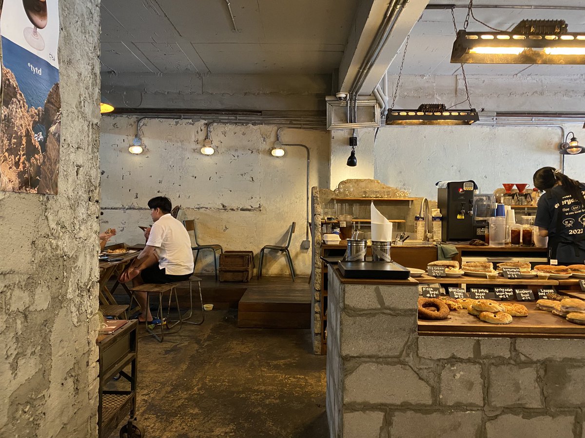 fionasse tweet media