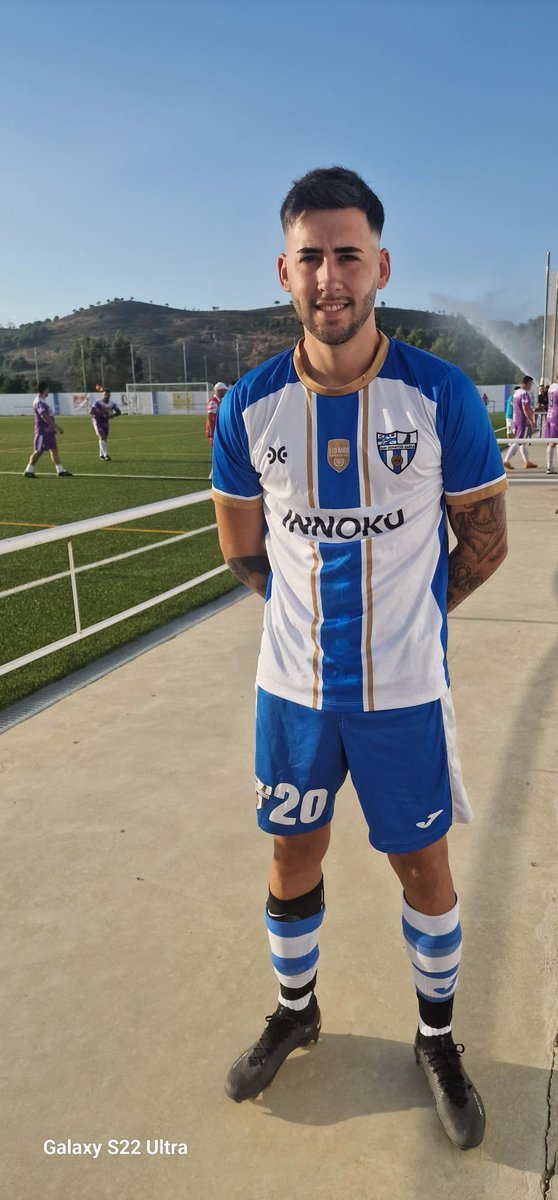 💣💣💣 EL CLUB DEPORTIVO ZARZA presenta el bombazo del año 💣💣💣
La vuelta de uno de los mejores jugadores de las ligas provinciales.
Con el número 20 a sus espaldas ANDREEEEEESSSSSS BELLIIIIIIIIIIDOOOOO, bienvenido de vuelta a tu casa