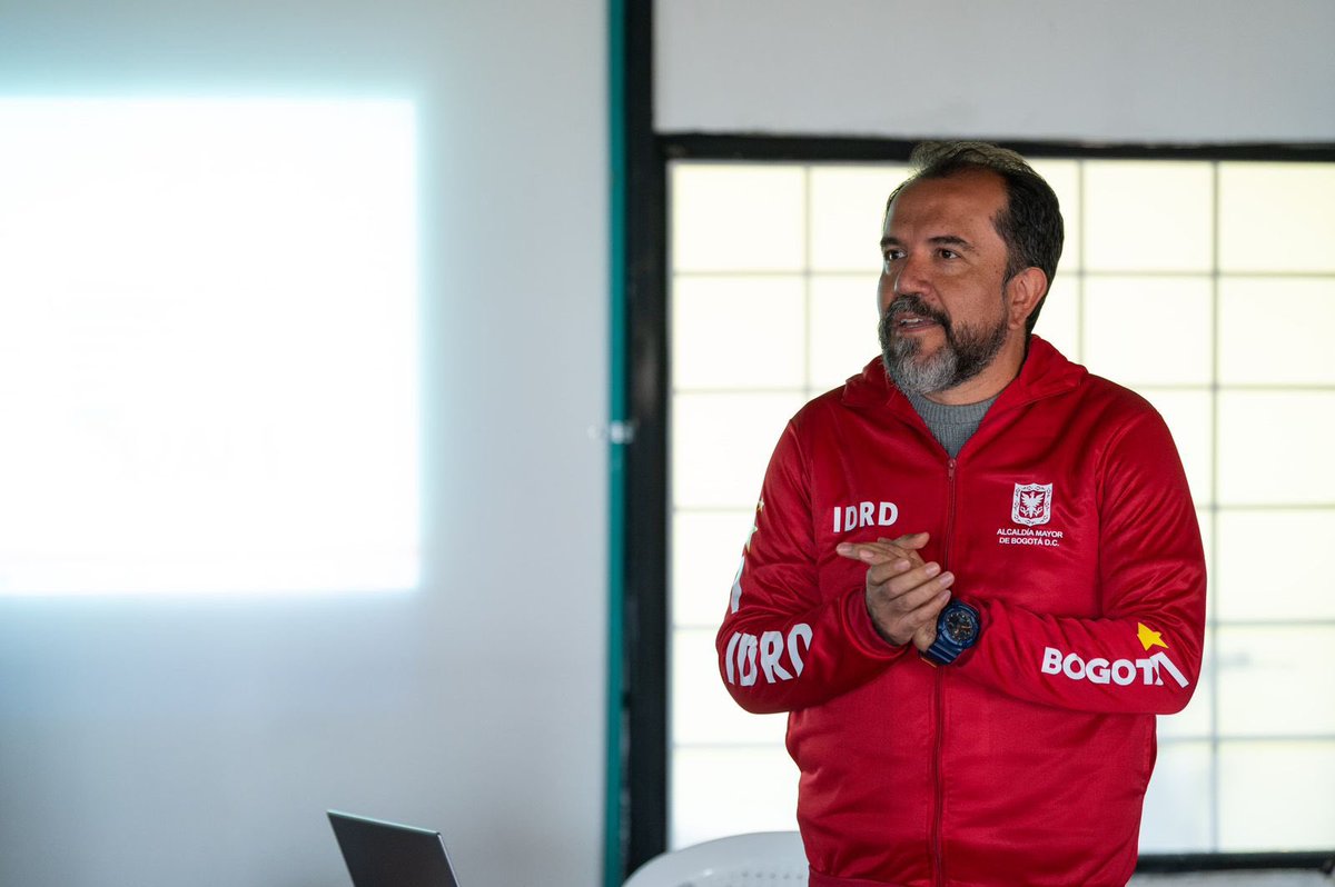 danielgarciacg's tweet photo. Con el @IDRD en @asumapaz tuvimos un espacio de participación del #DRAFE donde participaron líderes de la comunidad, el sindicato agrario y la junta administradora local. Hablamos de las necesidades de la comunidad en deporte, recreación, actividad física y espacios deportivos. https://t.co/GOoKZ8v3NC