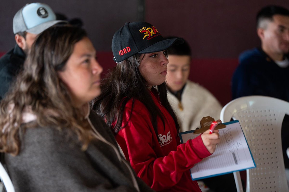 danielgarciacg's tweet photo. Con el @IDRD en @asumapaz tuvimos un espacio de participación del #DRAFE donde participaron líderes de la comunidad, el sindicato agrario y la junta administradora local. Hablamos de las necesidades de la comunidad en deporte, recreación, actividad física y espacios deportivos. https://t.co/GOoKZ8v3NC