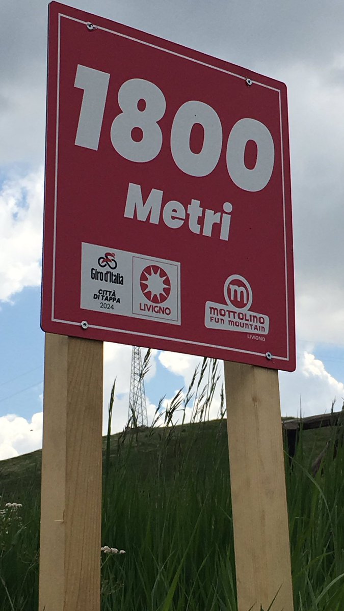 mauro_scovenna's tweet image. Livigno stage ⛰💪🚲
#visitlivigno 💪🚲⛰
#dmtcycling #MCipollini 
#MScyclinglife @Livigno