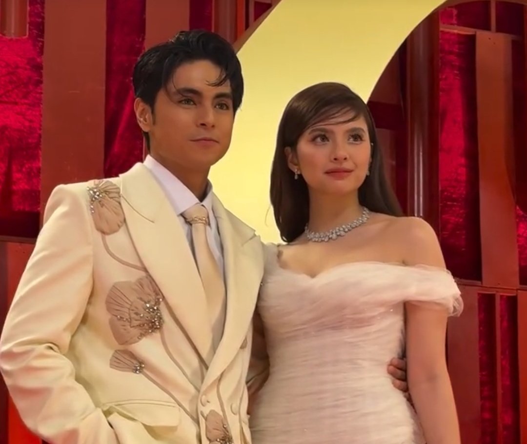 sembran5518's tweet photo. Ang gwapo at ang ganda ng YsaGuel hoy 

YsaGuelDazzles AtGMAGala
#MiguelTanfelix #YsabelOrtega https://t.co/kf94R8kZ7s