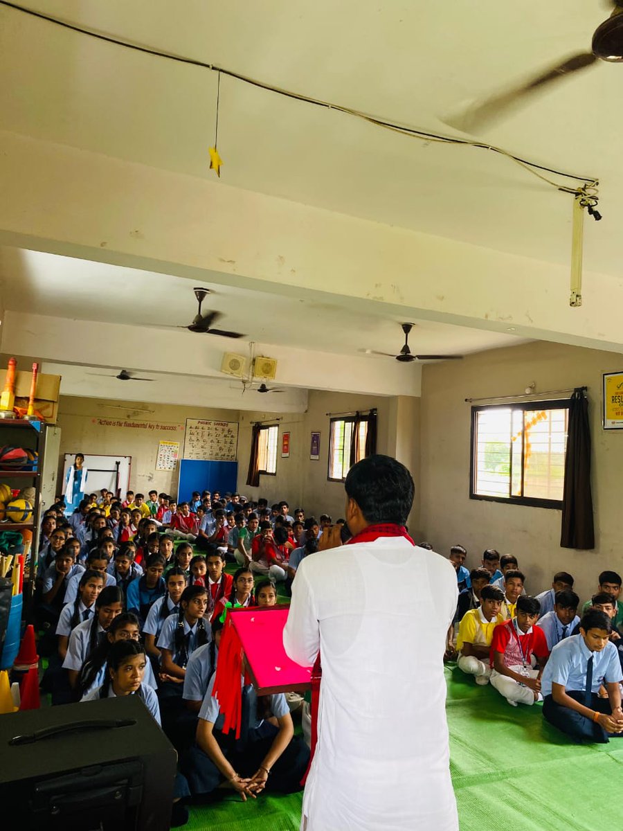 *परिसर परिसर जाएंगे,भारत भव्य बनाएंगे🚩*
अखिल भारतीय विद्यार्थी परिषद खरगोन जिले की "कसरावद" इकाई द्वारा विद्यालय सदस्यता अभियान चलाया गया। जिसमे अधिक संख्या में विद्यार्थियों ने ABVP की सदस्यता ग्रहण करी।
#सदस्यता_अभियान 
#join_ABVP🚩