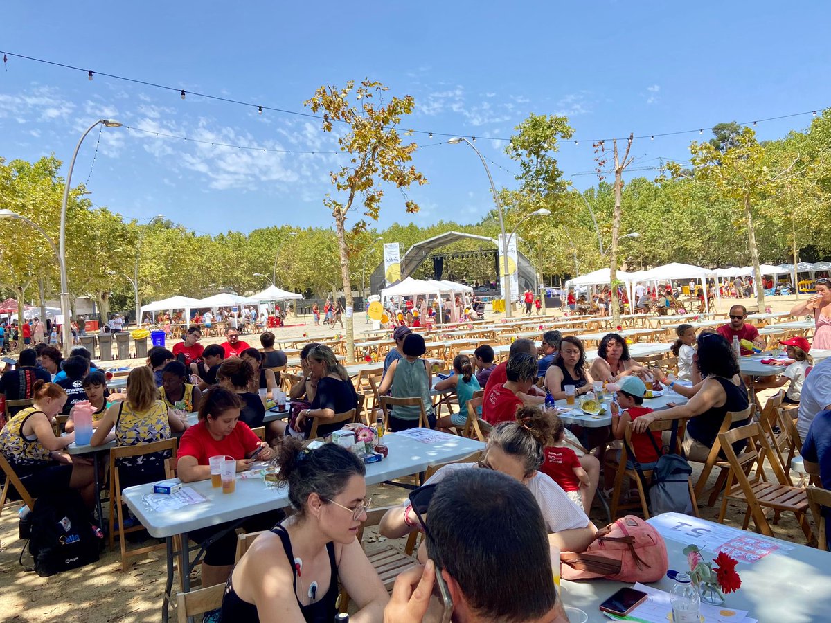 Les Santes Mataró (@lessantesmataro) on Twitter photo Al Parc Central han començat les #dissantes de la <a href="/FundacioMaresme/">Fundació el Maresme</a>. Hem gaudit en família dels jocs i contes d'en Santi i el Vermut popular.
A la tarda seguim amb més activitats familiars! #josoccomtu
🔗 Consulta la programació lessantes.cat Al Parc Central han començat les #dissantes de la <a href="/FundacioMaresme/">Fundació el Maresme</a>. Hem gaudit en família dels jocs i contes d'en Santi i el Vermut popular.
A la tarda seguim amb més activitats familiars! #josoccomtu
🔗 Consulta la programació lessantes.cat