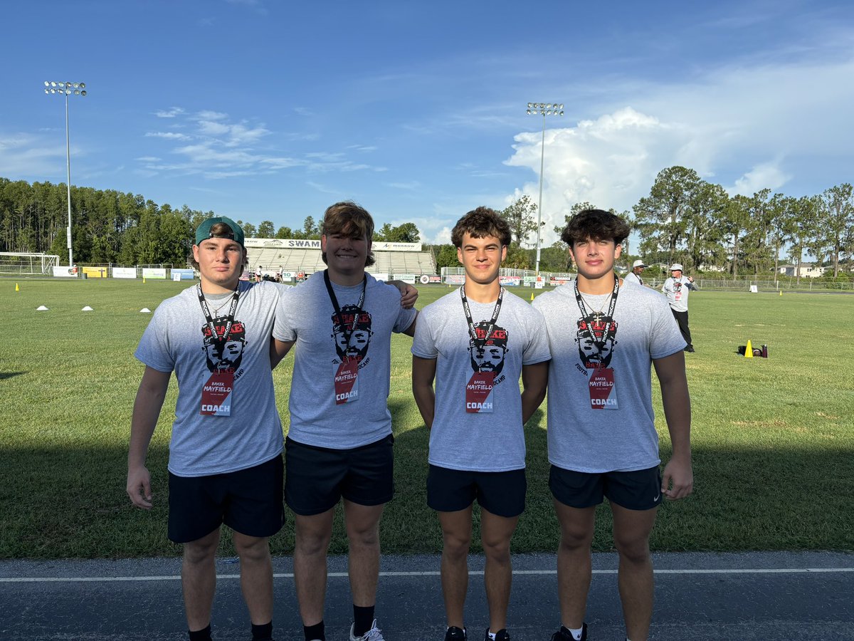 CoachDurchik's tweet photo. @MitchellHSFB Mustangs working the @bakermayfield Camp https://t.co/DISS2KlXkk