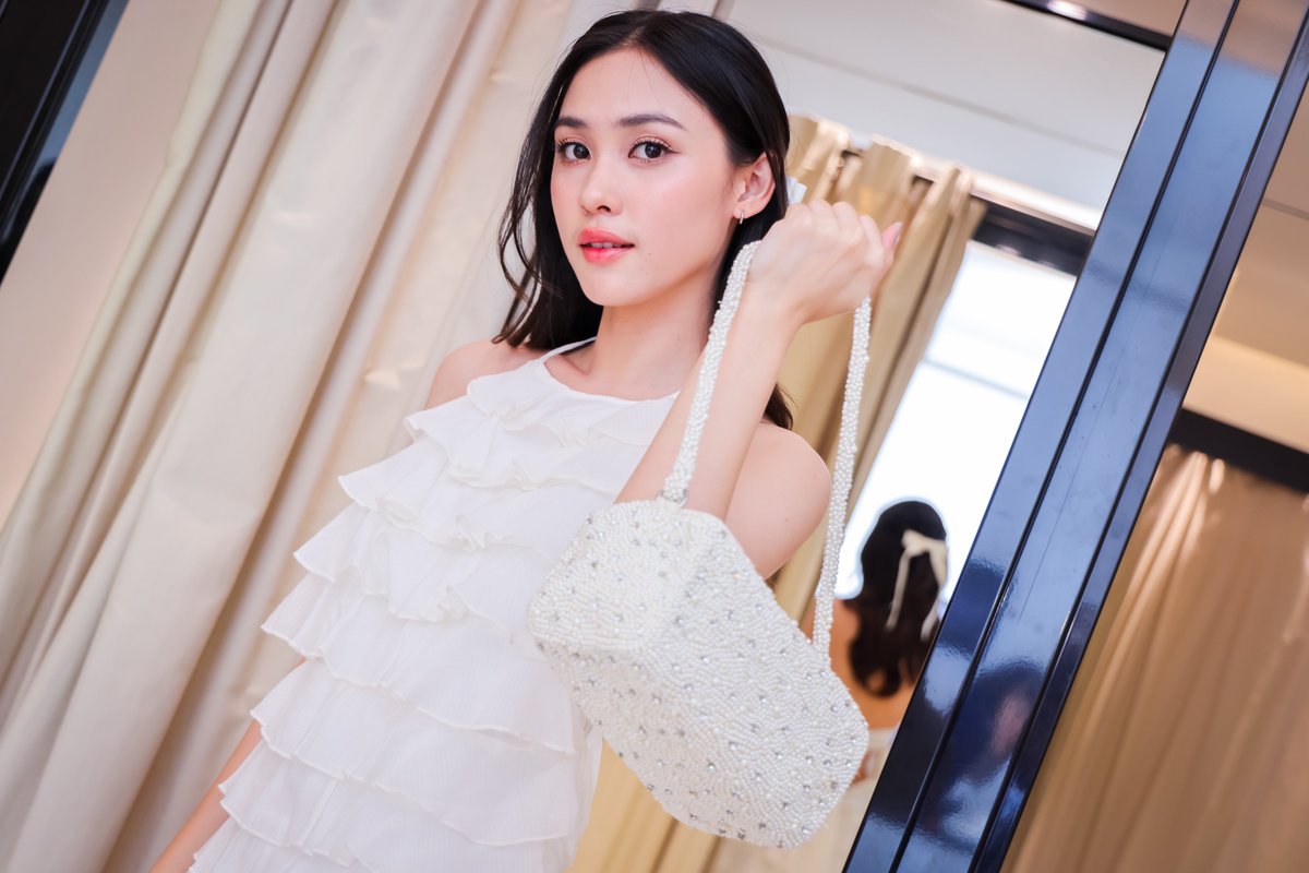 yeoja_pfriend's tweet photo. This is the FINAL CALL of ”centralwOrld The Greatest Grand SALE 2024“ 

โอกาสสุดท้ายของการช้อปของเซลแบบจัดหนักกลางปีนี้ กับสินค้า Further Reduction หลากหลายรายการ 

วันนี้ถึง 31 ก.ค. 67 นี้เท่านั้น มาช้อปกันที่เซ็นทรัลเวิลด์นะคะ 💫🫶🏻

#TheGreatestGrandSale2024 #centralwOrld https://t.co/RsBmvXxmig