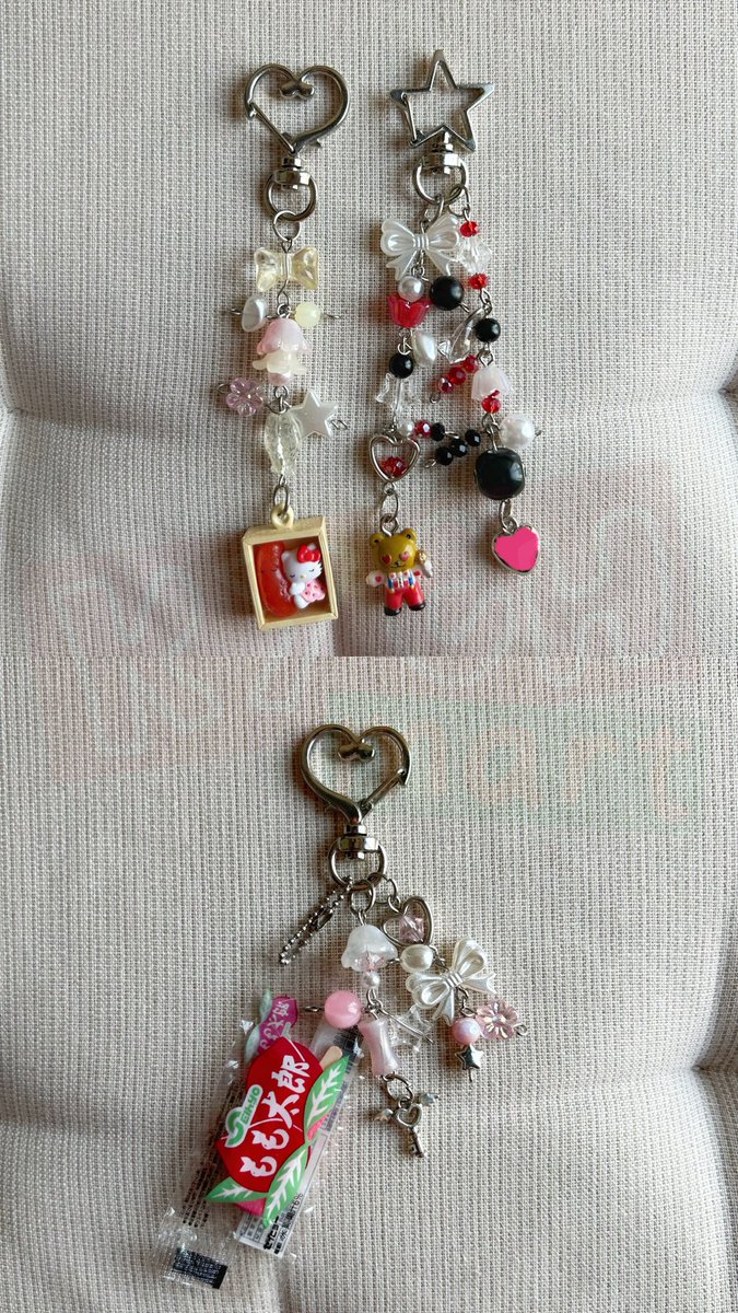 nybite's tweet photo. ᯓ★ want to sell/wts!
୧ beads keychain, phonestrap, bracelet.

⭐️ range 14k-135k.
🍎 avail to switch strap to keychain, or the other way around.
🥣 dm kychmart at ig for custom.
🧼 jakarta, ina — oren only.

t. charms beaded jewelry kewpie hello kitty gotochi trinkets food. https://t.co/4lUI8nhyIE