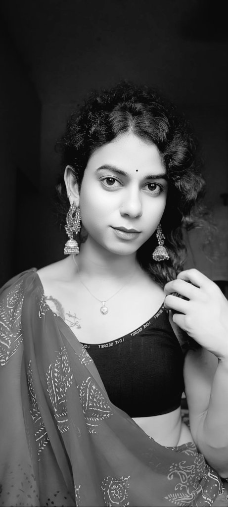 Narayanidarloo's tweet photo. Tomar golpe ami na hoy,
holam bonobasi.
Tobuo boli bondhu ami
Tomay valobashi.โค๏ธ๐ฅ
#narayanidarling #love
Retweet my lovers ๐ https://t.co/K1A7r7FIud