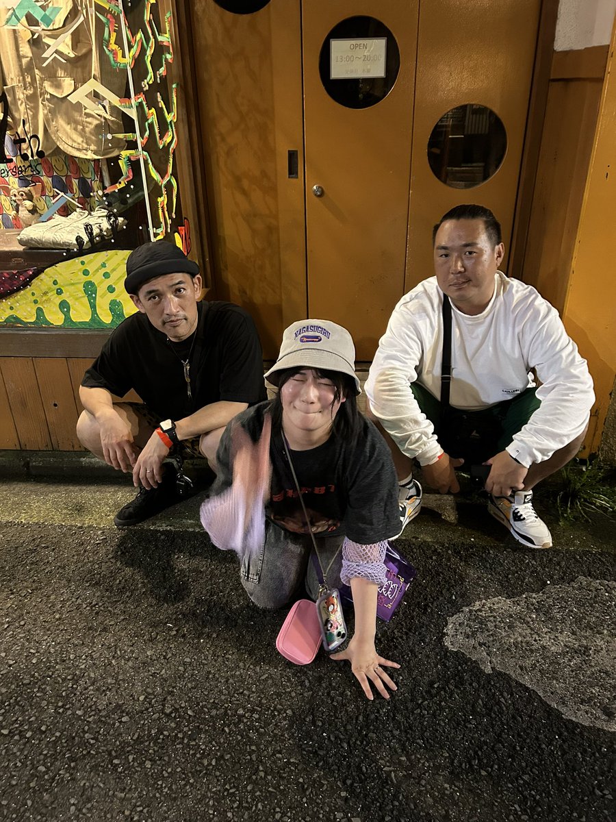 6Yahman's tweet photo. 何年振りでしょう。末っ子の結婚祝いに行って来ました。やっぱデカい音聴くとDJしたくなりますね。
ゆうたろと改めてDJと言うと遊びを考える良い夜になりました。結婚おめでとう❗️お似合いの夫婦でした。
数年振りに会いましたが何ひとつ変わらない童貞狩で安心しました。 https://t.co/YwTaFhwHYj